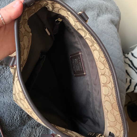 Coach purse! - Picture 5 of 6